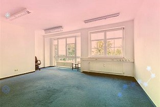 中国首座上跨运营高铁钢桁梁桥成功转体